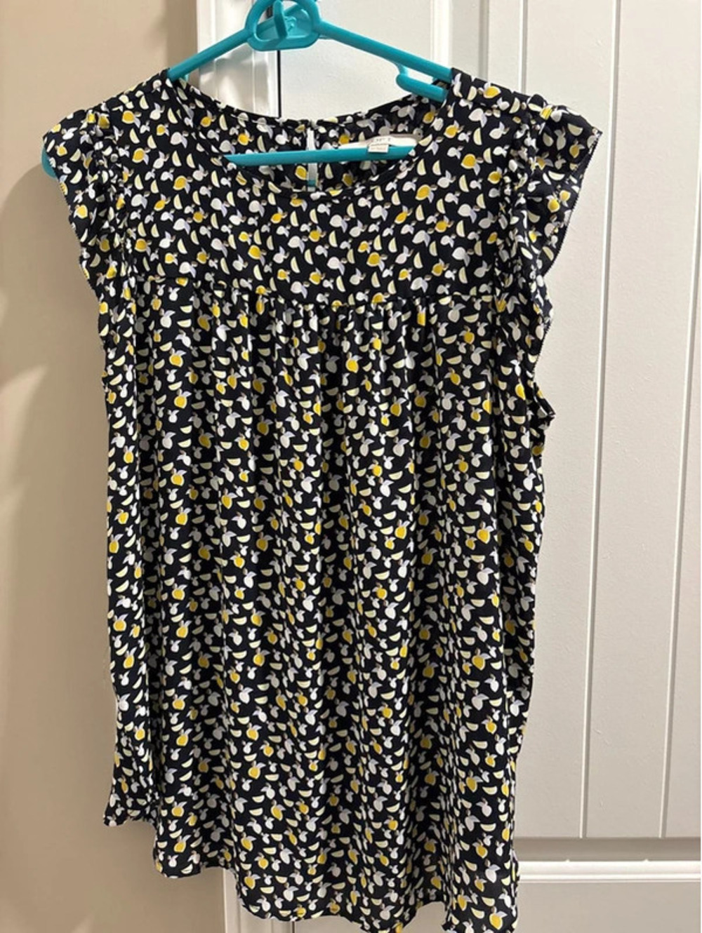Loft women’s dark blue blouse with yellow white pattern size Medium EUC
